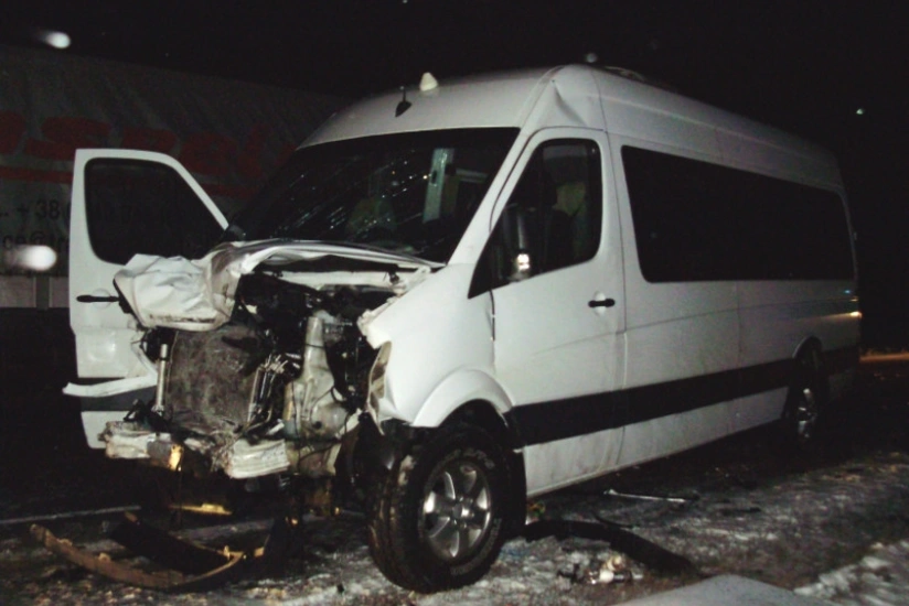 Şirvanda mikroavtobusla “Jiquli” toqquşub: xəsarət alan var