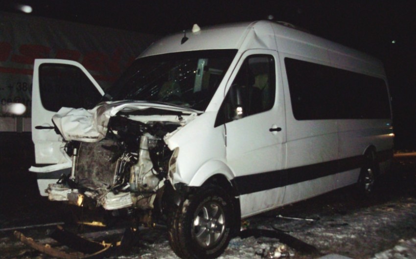 Şirvanda mikroavtobusla “Jiquli” toqquşub: xəsarət alan var
