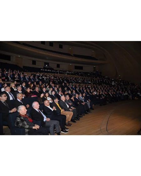 Heydar Aliyev Center hosts presentation of documentary “The Heart of a Leader”