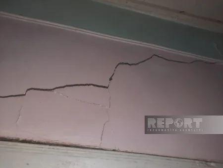 Kürdəmirdə baş vermiş zəlzələ nəticəsində bəzi evlərdə çatlar əmələ gəlib