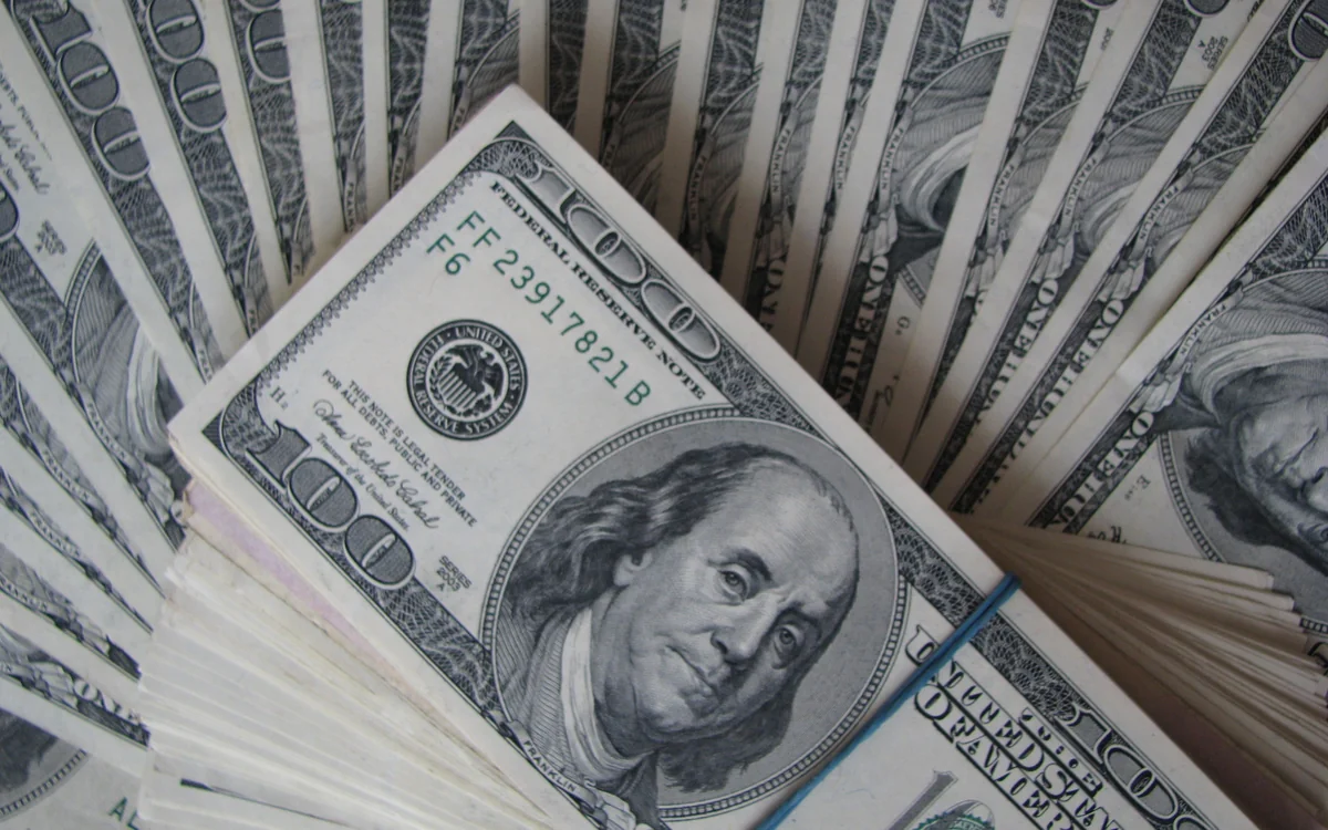 Azərbaycanda dolların məzənnəsi 15 həftəlik minimuma enib