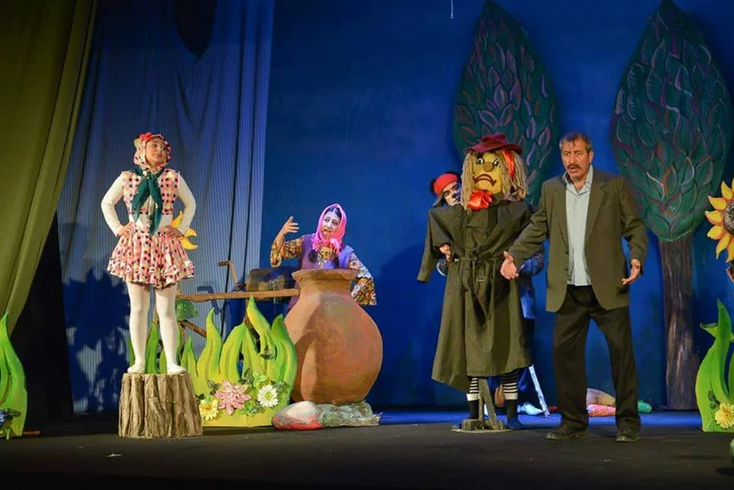Gənc Tamaşaçılar Teatrının yaradıcı heyəti qastrol səfərindən qayıdıb