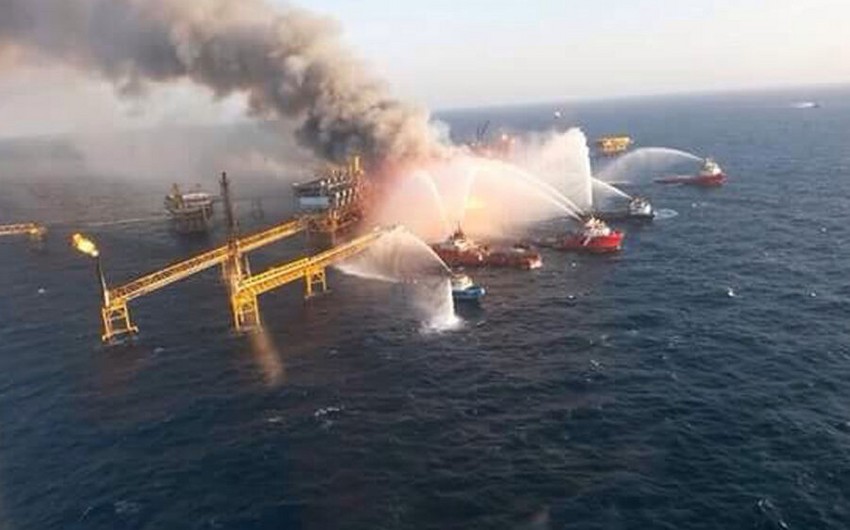 Meksikada neft hasilatı platforması yanıb, yaralananlar var