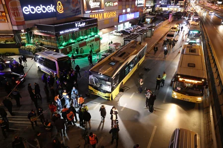 Türkiyədə avtobus qəzaya uğrayıb, azərbaycanlı ağır yaralanıb