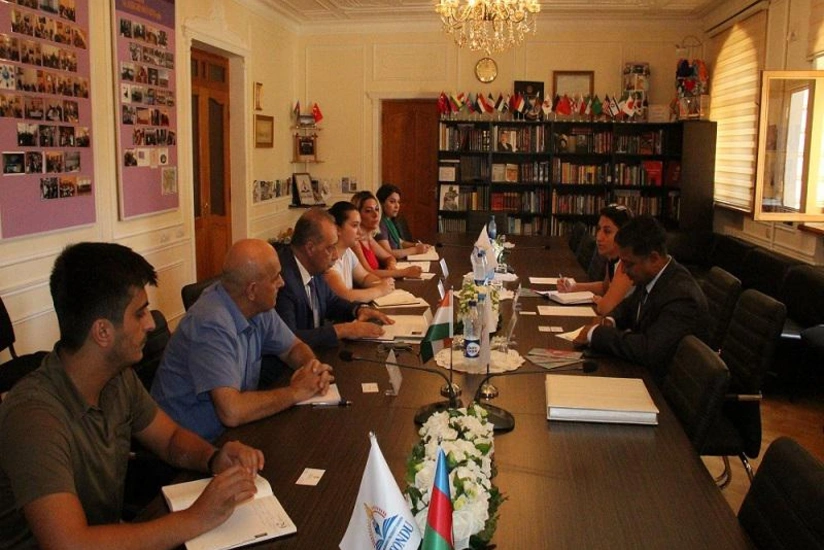 Посол Индии посетил Фонд Знание