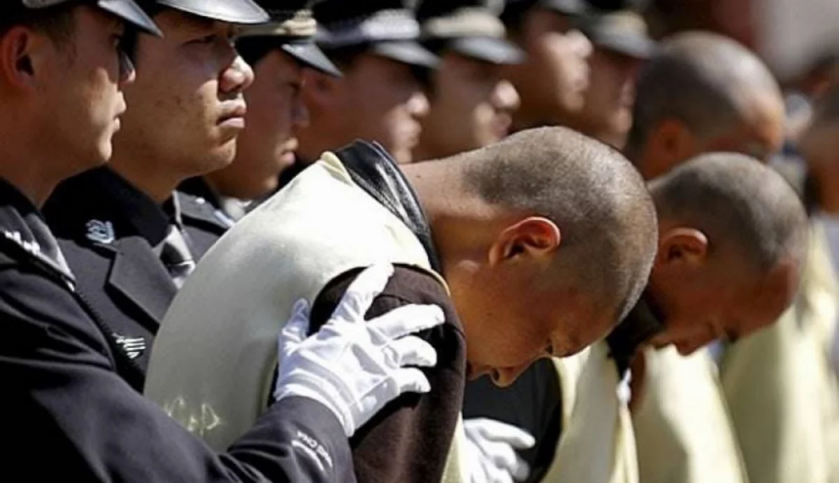 Chinese court sentences to death penalty a man killing 19 people