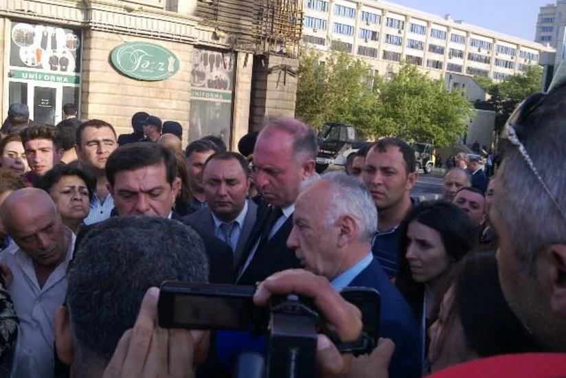 Hacıbala Abutalıbov: Yanğından zərərçəkən sakinlərə ilkin olaraq min manat ödəniləcək