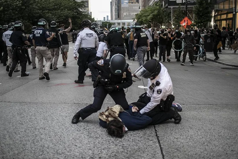 ABŞ-da 10 minə yaxın etirazçı saxlanılıb
