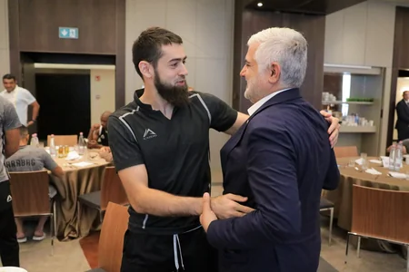 Qarabağın prezidenti Qurban Qurbanov və futbolçularla görüşüb