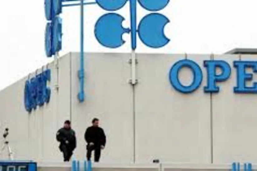 ОПЕК снизила добычу нефти