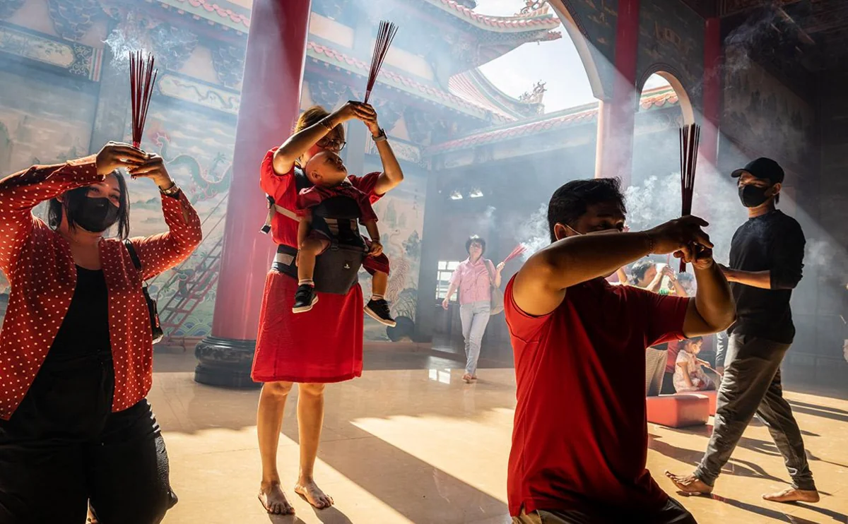 Bali müqəddəs ağaclara və dağlara dırmaşmağı qadağan edir