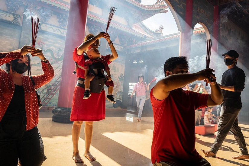 Bali müqəddəs ağaclara və dağlara dırmaşmağı qadağan edir