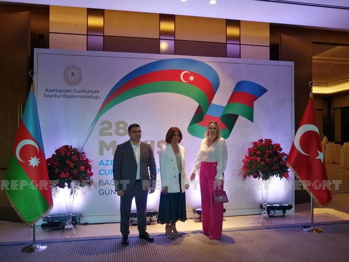 İstanbulda Azərbaycanın Müstəqillik Günü münasibətilə təntənəli mərasim keçirilib