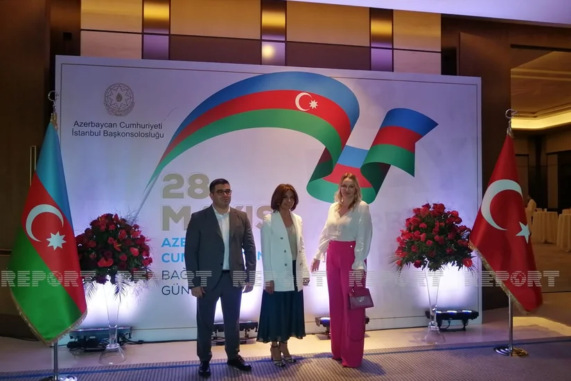 İstanbulda Azərbaycanın Müstəqillik Günü münasibətilə təntənəli mərasim keçirilib