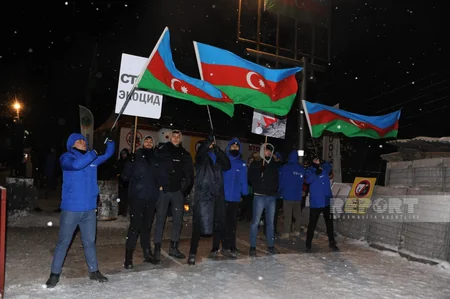 Акция на дороге Ханкенди-Лачын продолжается и в ночные часы