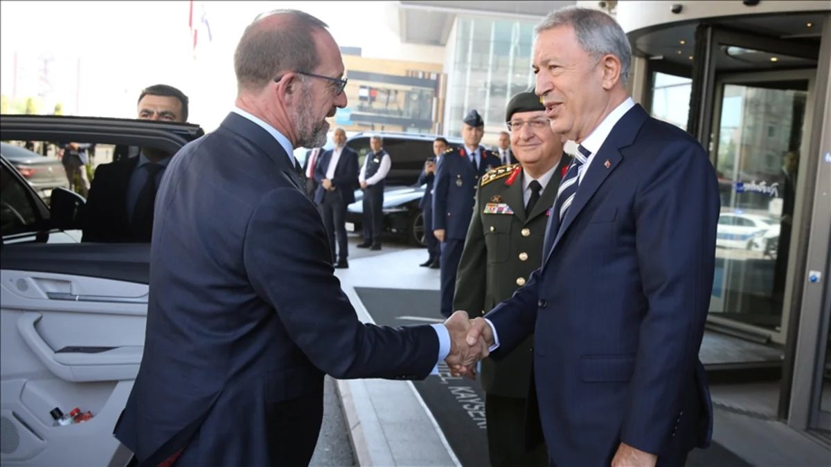 Defense ministers of Türkiye, New Zealand mull co-op development