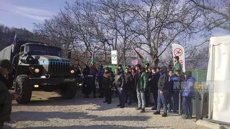 Russian peacekeepers' eleven vehicles pass freely in both directions through Khankandi-Lachin road again -VIDEO - UPDATED