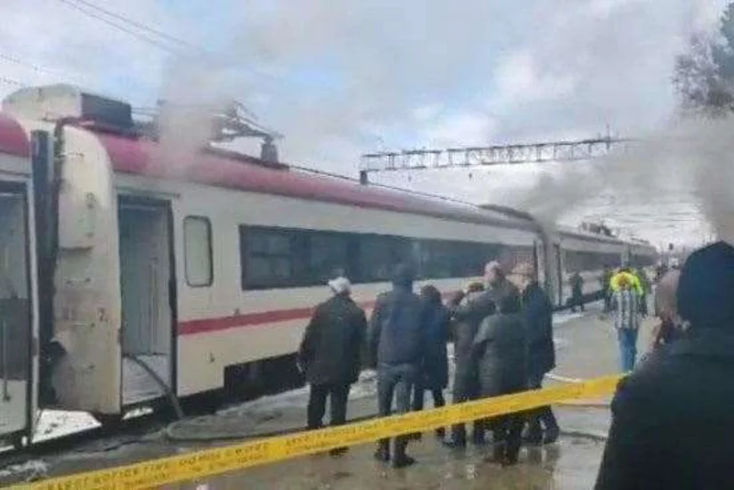 В Грузии горит пассажирский поезд - ВИДЕО