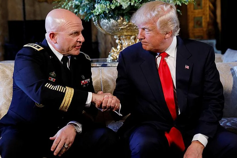 Tramp milli təhlükəsizlik məsələləri üzrə köməkçisini istefaya göndərib