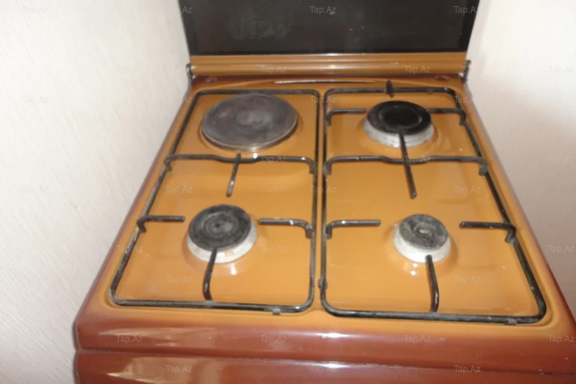 Xəzər rayonunda vətəndaş qaz sobasının üzərinə yıxılaraq ölüb