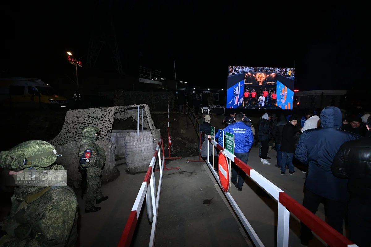 Xankəndi-Laçın yolunda nümayişçilər və sülhməramlılara DÇ-2022-nin finalını izləmək üçün şərait yaradılıb