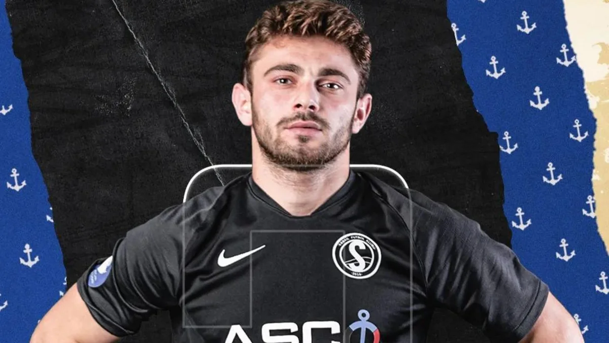 Olimpiakosa keçəcəyi bildirilən futbolçu Səbaillə müqaviləni yeniləyib