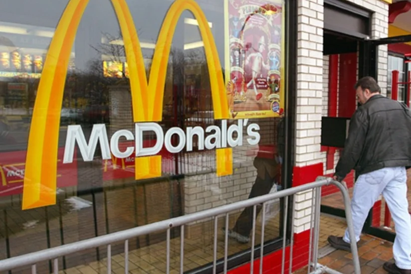 ​Три школьника-азербайджанца обокрали McDonald's