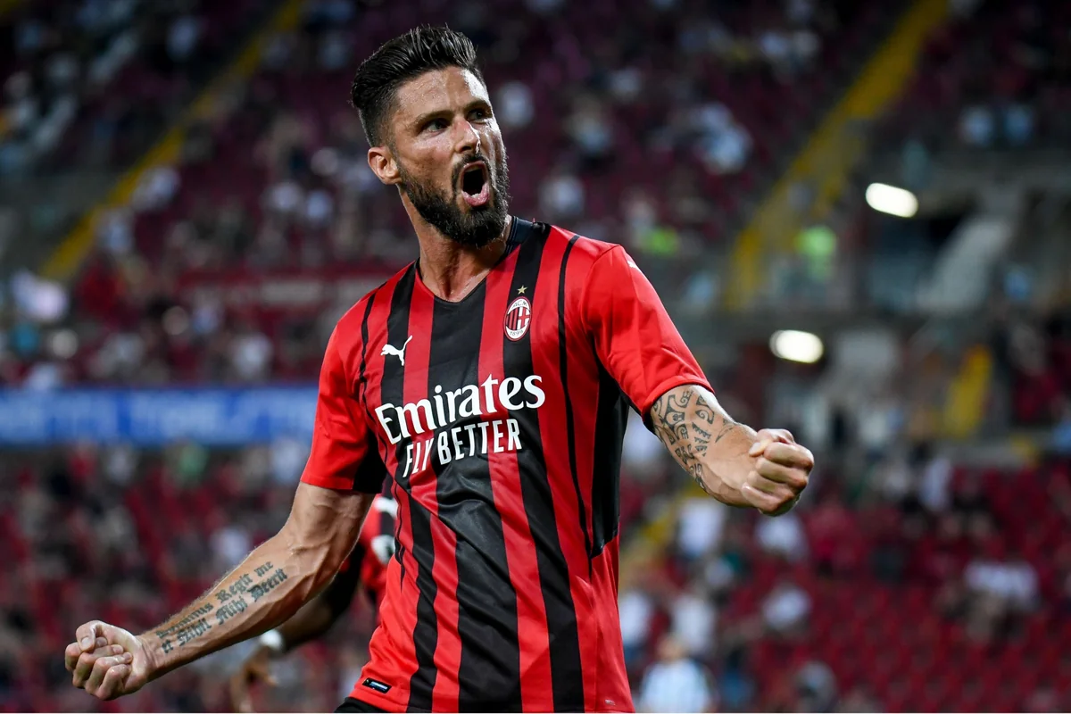 “Milan” hücumçusu ilə yeni müqavilə imzalayıb