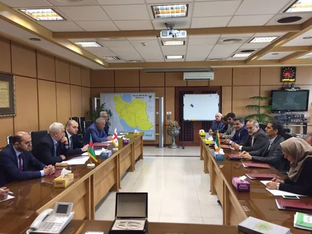 Azərbaycan və İran dəmir yolları arasında müqavilə imzalanıb