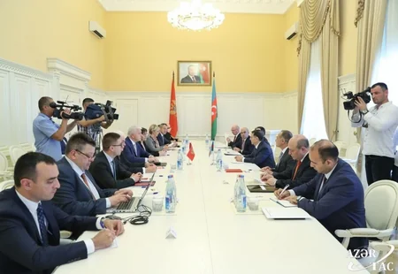 Azərbaycan və Monteneqronun Baş nazirlərinin görüşü olub