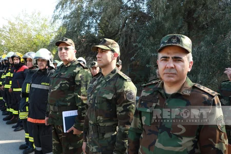 Neft məhsulları saxlanılan çənlərdə yanğınların söndürülməsi” mövzusunda yanğın-taktiki təlim keçirilib