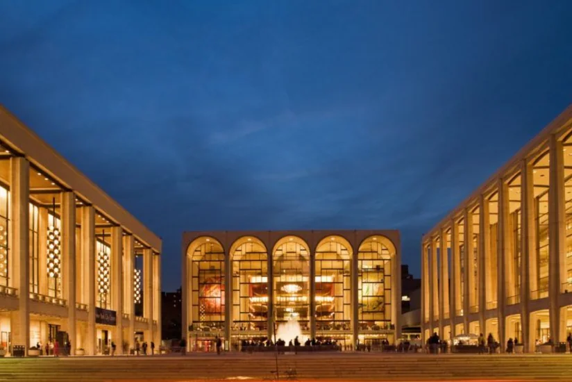 Metropolitan Opera досрочно завершил сезон из-за коронавируса