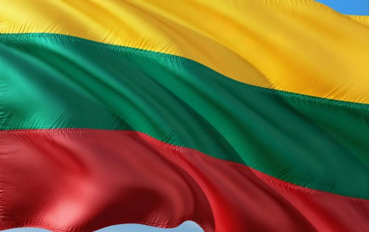 Litva Seymi yerli Kommunist Partiyasını sakinləri sürgün etməkdə təqsirli bilib