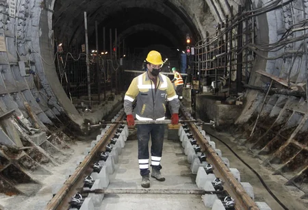 “Cəfər Cabbarlı-Xətai” stansiyalarında yeni tunel yolu qurulur