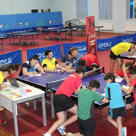 AMADA gimnastika və stolüstü tennislə məşğul olan idmançılar üçün seminar təşkil edib