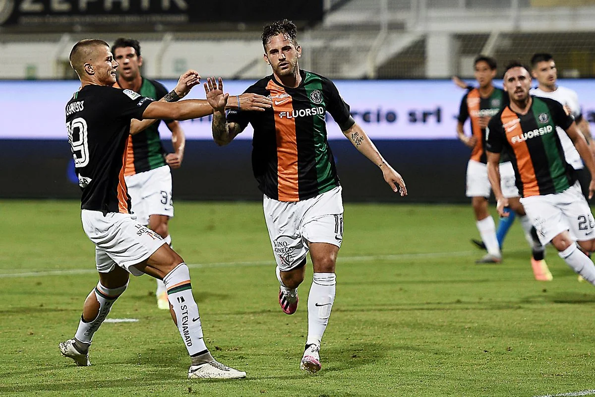 İtaliya klubunun səhmləri ABŞ-dan olan iş adamına satıldı