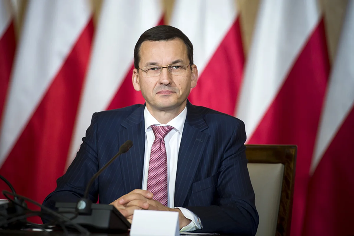 Polşanın Baş naziri Odra çayının çirklənməsinə görə iki məmuru işdən çıxarıb