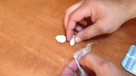 Bakıda dilənçilik adı altında narkotik vasitələr satan şəxs həbs edilib