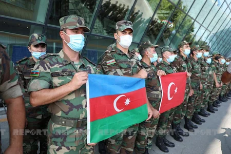 First group of Azerbaijani firefighters return home from Turkey