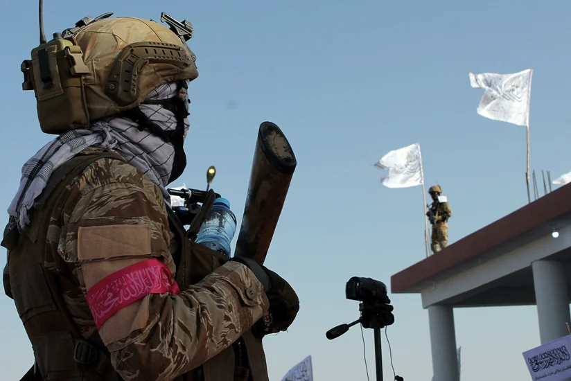 Taliban rəsmi olaraq Əfqanıstanın üçrəngli bayrağını qadağan edib