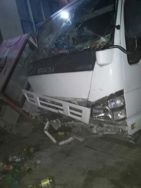 Cəlilabadda sərxoş sürücü iki dəfə qəza törədib, körpünü uçurub, mağazaları yararsız hala salıb - FOTO - VİDEO