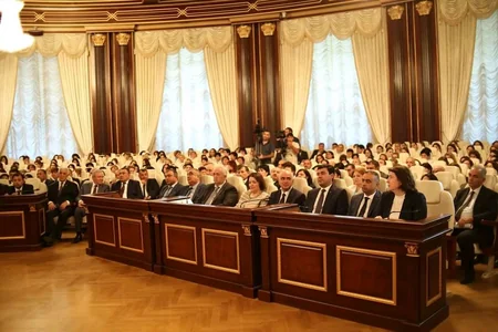 Gəncədə təhsil işçilərinin ənənəvi sentyabr konfransı keçirilib