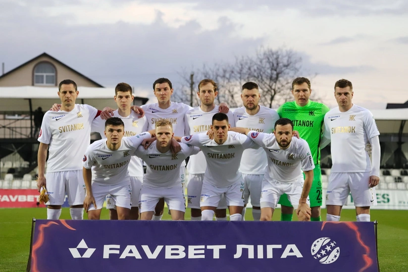 Futbolçular içkili halda qatarda dava saldılar