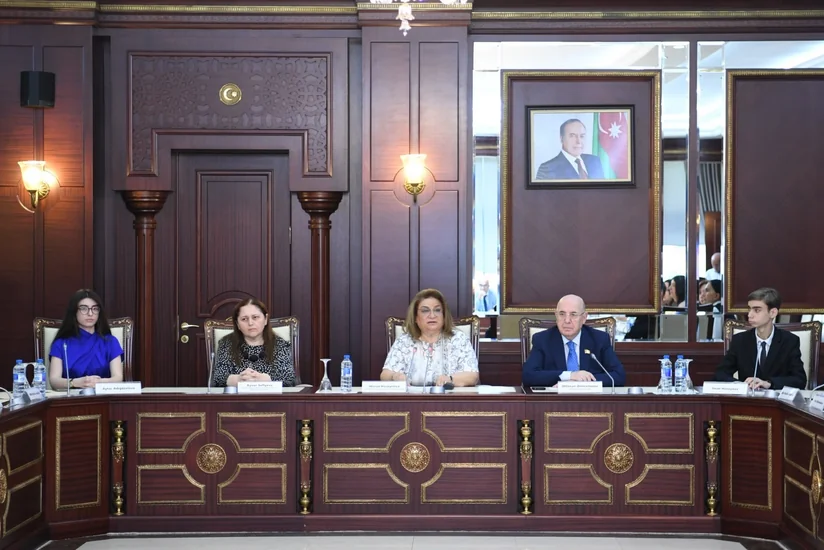 MM-də “Hüquqlarım məni qoruyur: parlament müzakirəsi uşaqların gözü ilə” adlı dinləmə keçirilib