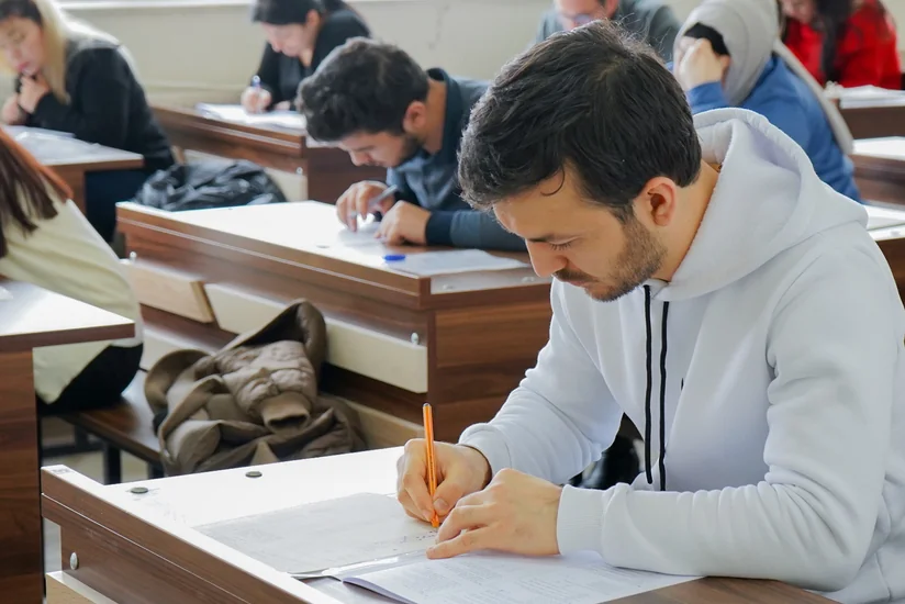 Xarici dillər üzrə fəlsəfə doktoru imtahanının nəticələri elan olunub