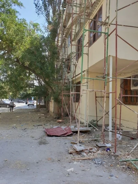 Bakı Şəhər İcra Hakimiyyəti çoxmənzilli yaşayış binalarının girişlərinin təmirinə başlayıb