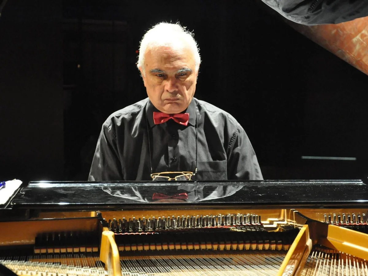 Məşhur bəstəkar Cavanşir Quliyev 19 ildən sonra xaricdən Azərbaycana köçüb