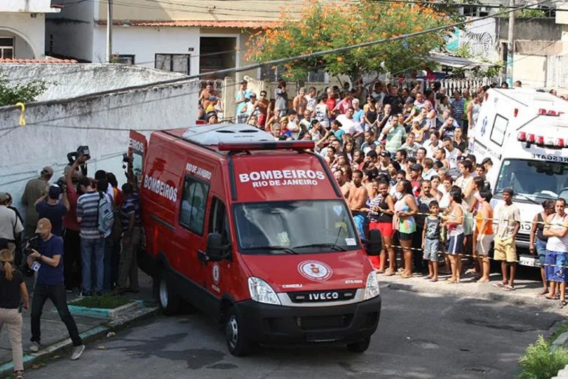 Rio-de-Janeyroda sürücü avtomobili insanların üzərinə sürüb, 15 nəfər yaralanıb - VİDEO
