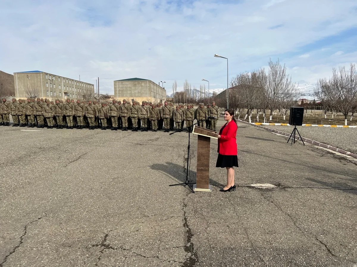 Naxçıvanın Ombudsmanı hərbi qulluqçularla görüşüb