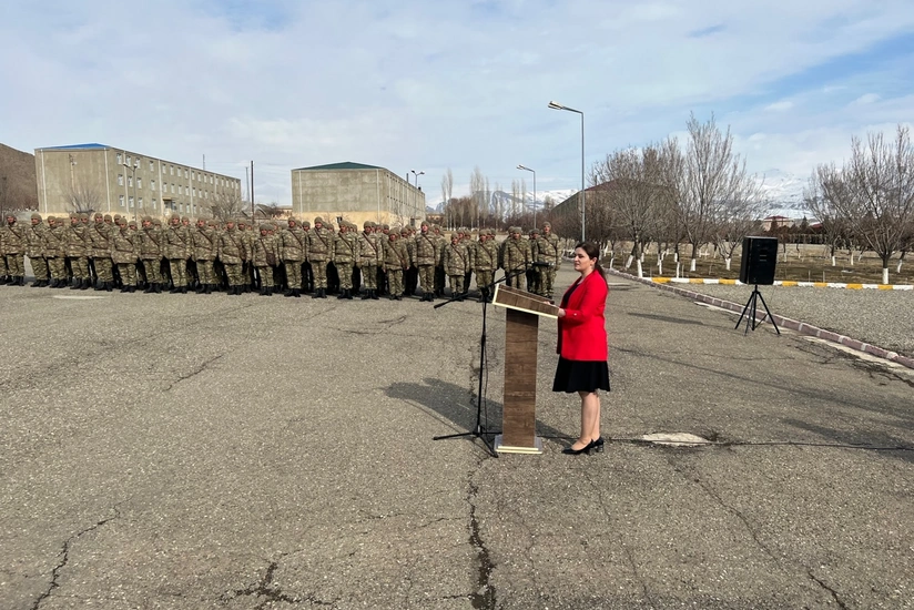 Naxçıvanın Ombudsmanı hərbi qulluqçularla görüşüb